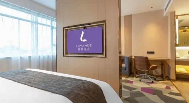 Люкс Deluxe Lavande Hotel (Dongguan Dalang Songshan Lake Vientiane City Branch)