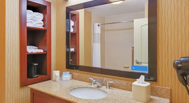Четырёхместный люкс Hampton Inn & Suites Fort Worth/Forest Hill