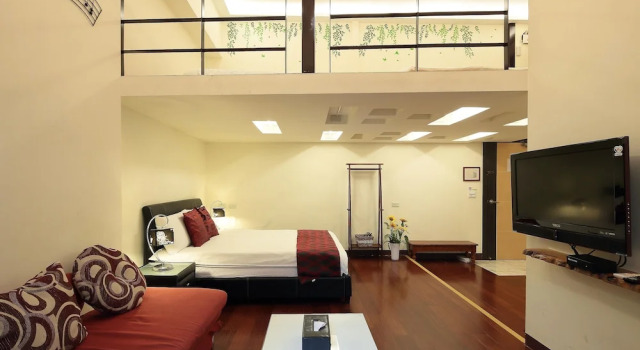 Семейные апартаменты с балконом Happiness Yes Hostel Ⅱ