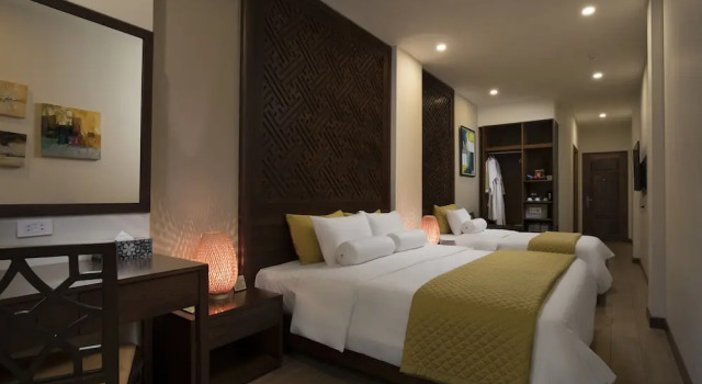 Четырёхместный семейный номер Standard Hanoi Lakeside Premium Hotel & Travel