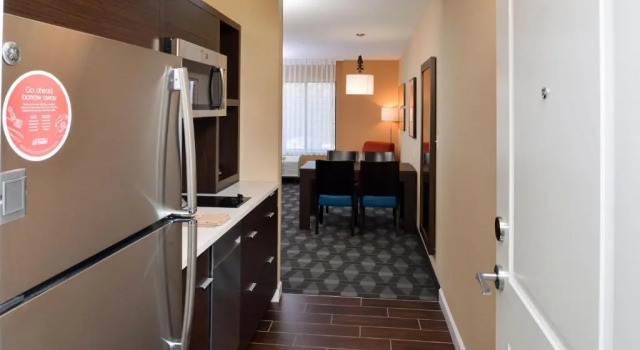 Четырёхместная студия TownePlace Suites by Marriott Detroit Belleville