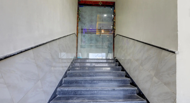 Oyo Vad180 Hotel Shree Pashupati Regency, Rezervovat Hotel Hotely v Gujarat s parkováním, Parkování