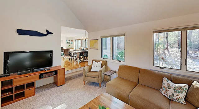 New Listing! Cape Haven - Steps To Fells Pond 3 Bedroom Home, Book Hotel Mashpee Cape Cod