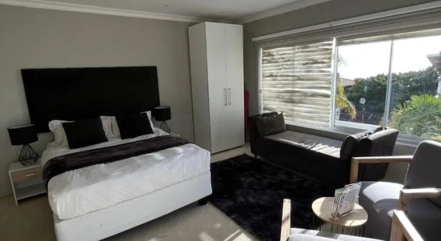 Cozy Camps Bay House with mountain and sea view, Забронировать Апартаменты/квартира Отели Cape Peninsula с бассейном, Бассейн