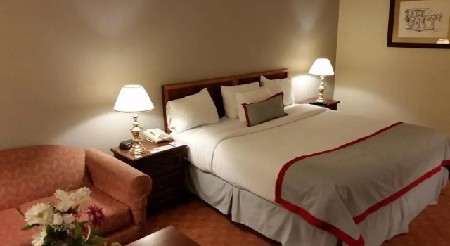 Двухместный номер Standard Ramada Plaza by Wyndham Garden Grove/Anaheim South