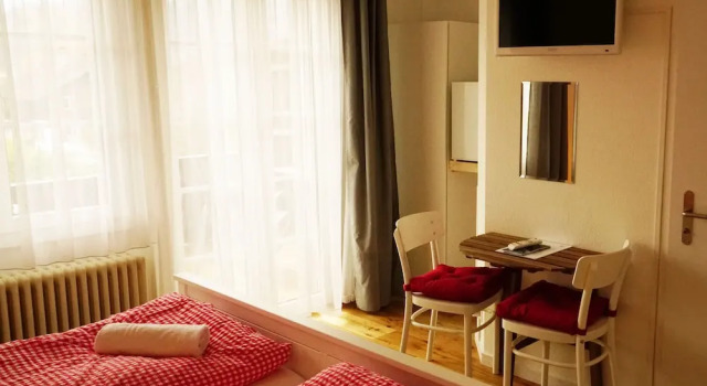 Двухместный номер Standard с видом на горы Adventure Guesthouse Interlaken