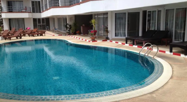 Номер Deluxe с видом на бассейн Sandy Spring Hotel
