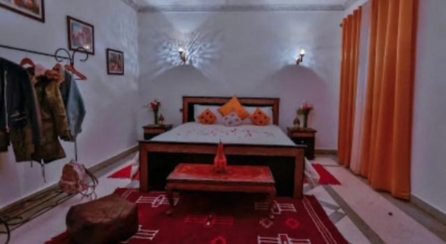 Riad Adahab, Rezerwuj Hotel Hotele w Wadżda z parkingiem, Parking