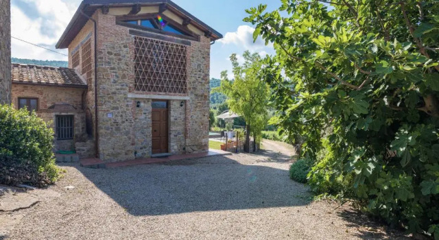 Villa Poggio alle Case, Book Villa Cottages in Valdarno, Cottage