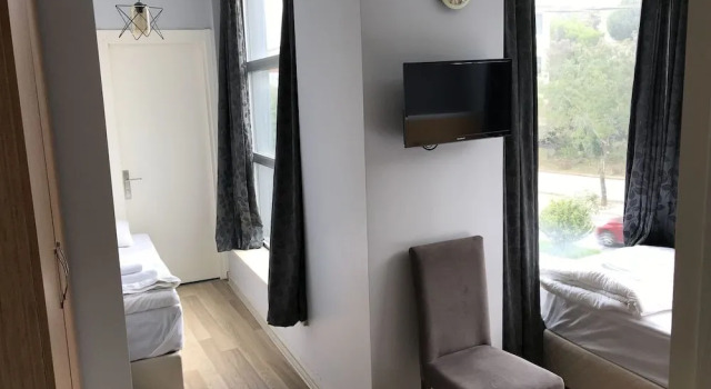 Ema Hotel