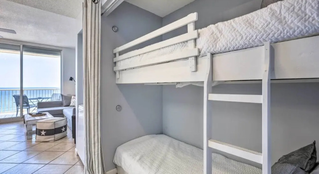 Апартаменты Gulf Shores Condo w/ Ocean Views & Beach Access!