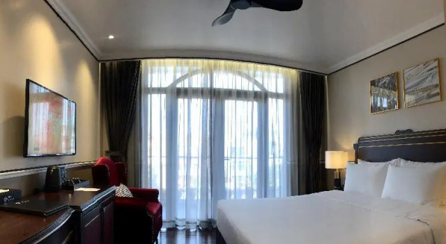 Люкс с красивым видом из окна Hotel du Monde Art