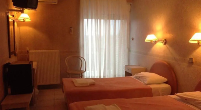 Plotini Hotel, Boek Hotel Dhidhimótikhon Thrace
