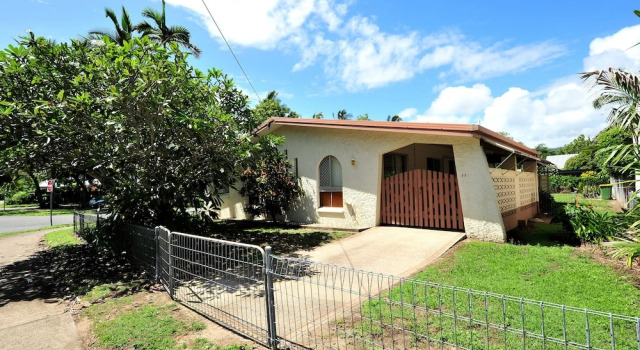 Seascape Holidays - 53 Reef Street, Prenota Casa vacanze Hotel a Queensland con parcheggio, Parcheggio