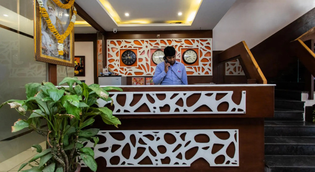 OYO 8882 Hotel Pishori Residency