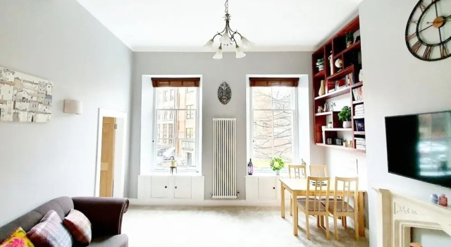 Unwind in a Bright Airy Victorian Apartment in West End!