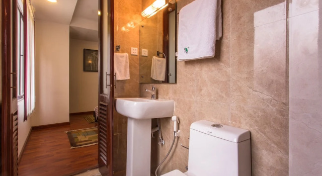 Апартаменты Luxury с 2 комнатами с балконом и с видом на сад Swayambhu Hotels & Apartments- Sitapaila