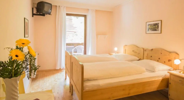 Номер Standard Berghotel Kason