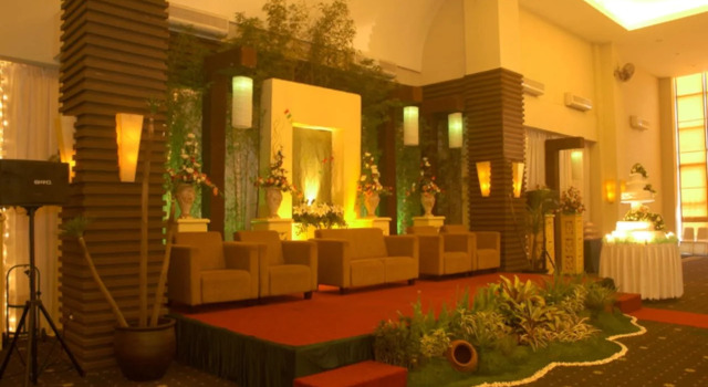 Perdana Wisata, Rezerwuj Hotel Hotele SPA w Bandung, w pobliżu Istana Plaza Mall, SPA