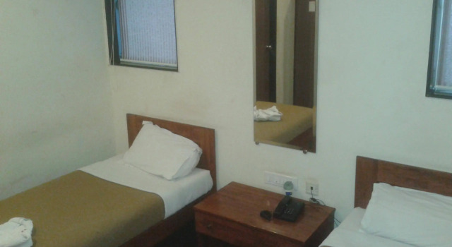 Hotel Q Deck Rooms, Забронировать Отель Отели штата Махараштры с завтраком, Завтраки