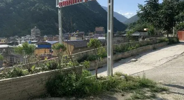 Tiger Leaping Gorge Wangjia Guozhuang Homestay, Buchen Sie Hotel Hotels in Yunnan mit Parkplatz, Parkplätze