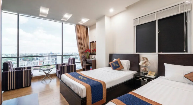 Трёхместный семейный номер Standard с видом на город Thien Phu Logia Hotel
