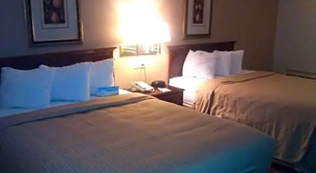Четырёхместный номер Deluxe Days Inn Birmingham/Vestavia Hills