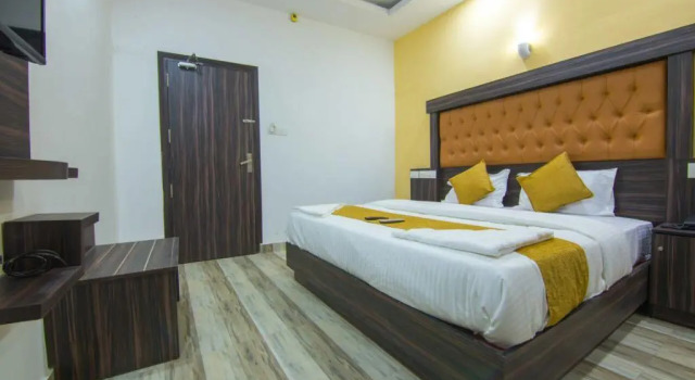 Люкс Hotel Kochi Crown