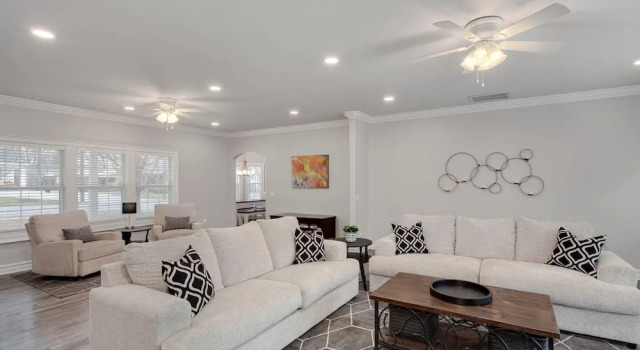 Modern Farmhouse - 2 Blocks to Downtown Square!, จอง โรงแรม Bentonville Northwest Arkansas