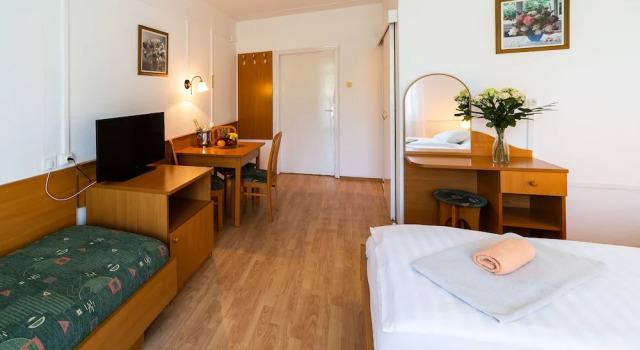 Семейные апартаменты Napfény Hotel