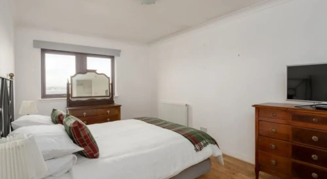 Spacious Flat In Stockbridge, Забронировать Отель Midlothian Эдинбург, рядом с Камера обскура и мир иллюзий