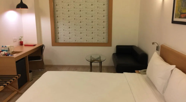 Двухместный номер Business c 1 комнатой Red Fox by Lemon Tree Hotels, Sector 60, Gurugram