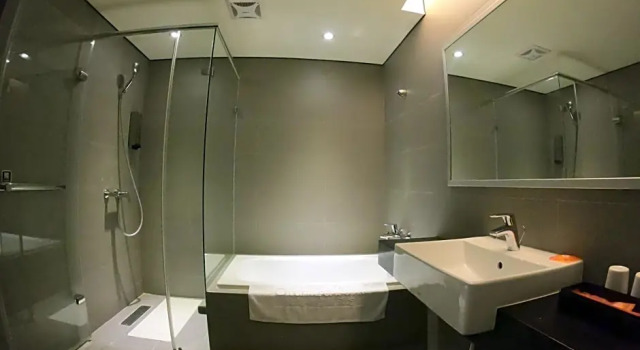 Двухместный номер Standard Holiday Inn Taoyuan Airport by IHG