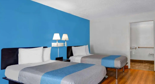 Четырёхместный номер Standard Motel 6 Atlanta GA
