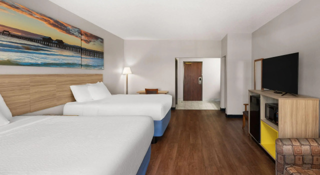 Ramada Limited Phenix City / Fort Benning, Rezerwuj Hotel Hotele w Phenix City z parkingiem, Parking