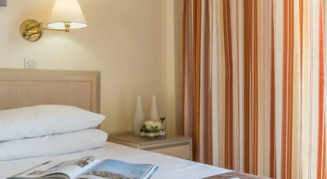 Двухместный номер Standard с балконом и с видом на сад Dedalos Hotel