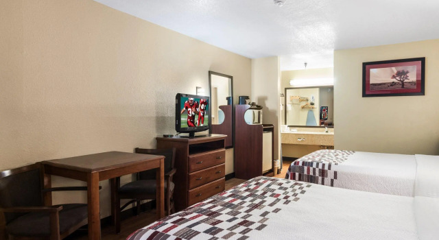 Четырёхместный номер Deluxe Red Roof Inn Conroe North - Willis