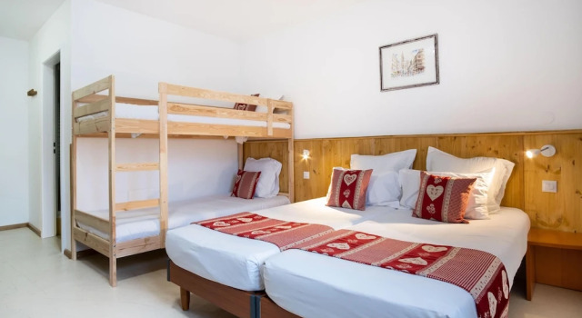 Четырёхместный семейный номер Standard Brit Hotel Le Relais dIssenheim