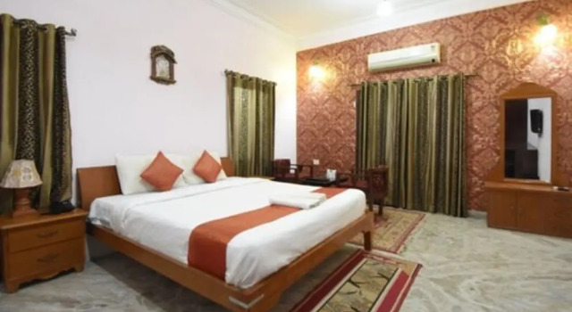Двухместный номер Deluxe с балконом и с красивым видом из окна Satyam Palace Resort