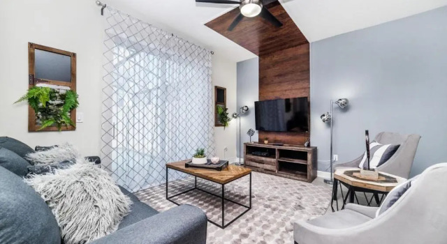 Коттедж # 4951 Windermere Avenue