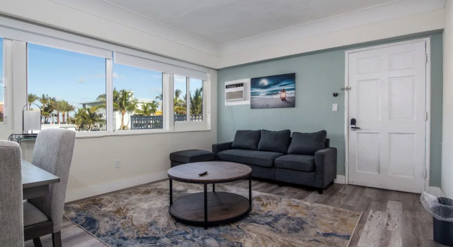 Апартаменты Luxury Pousada Suites at Hollywood Beach