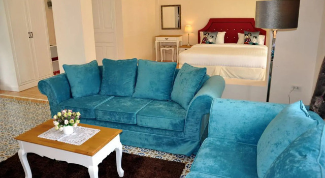 Palazzo Pavone Gallery & Resort