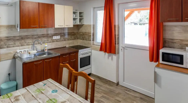 Апартаменты с видом на сад Lili Apartman
