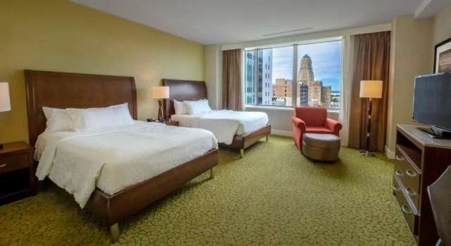Четырёхместный номер Premium The Hilton Garden Inn Buffalo-Downtown
