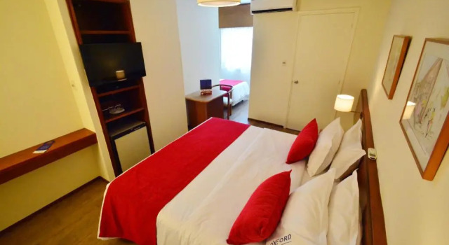 Трёхместный номер Classic Oxford Hotel