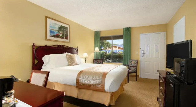 Двухместный номер Standard Ramada by Wyndham Temple Terrace/Tampa North