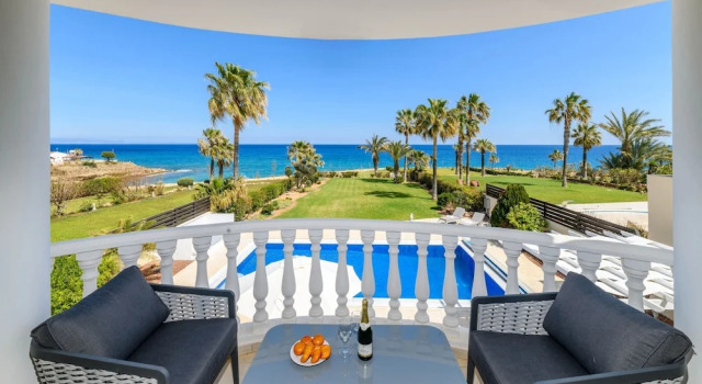 Royal Beachfront Villa, Забронировать Вилла Коттеджи Паралимни, Коттедж