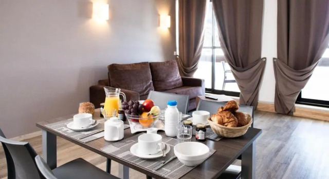 Апартаменты c 1 комнатой SOWELL RESIDENCES Pierre Blanche