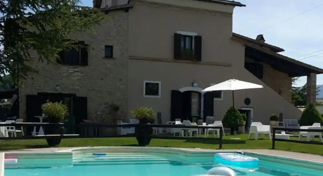 Agriturismo La Contea By Bice, Book Hotel Hoteller i Narni med pool, Swimmingpool