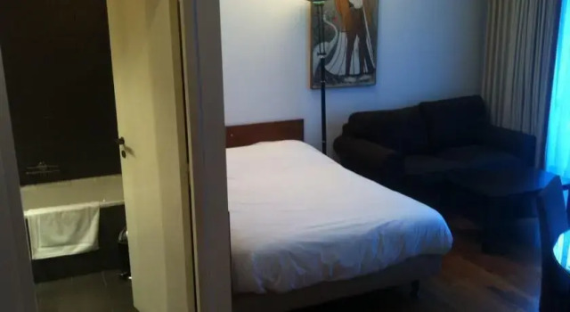 Home In Brussels - Kings Garden - Louise district, Забронировать Апартаменты/квартира Брюссель Брюссельский столичный регион, рядом с Université Libre de Bruxelles